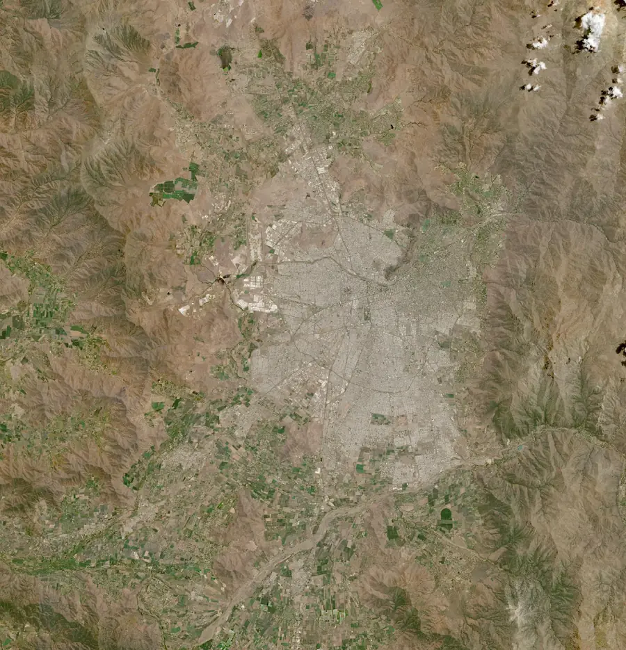 Imagen satelital de Santiago y alrededores